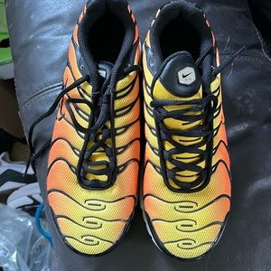 Slightly worn Nike gym shoes, size 6 1/2